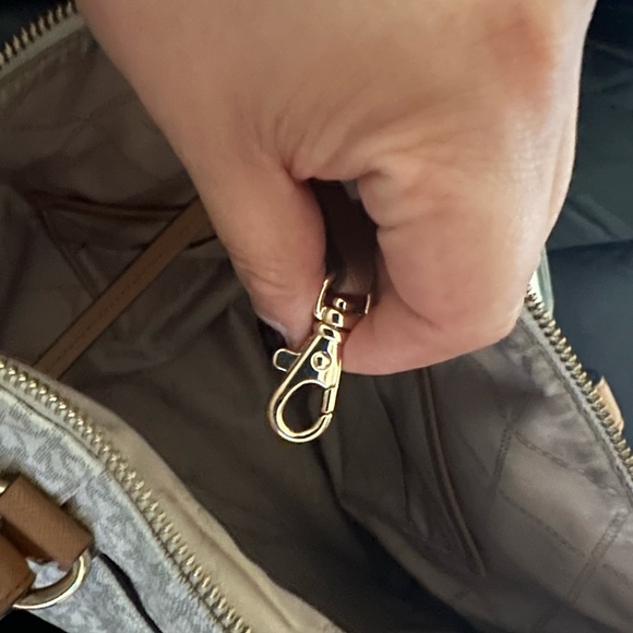 Large Cream Micheal Kors Bag - Picture 6 of 7